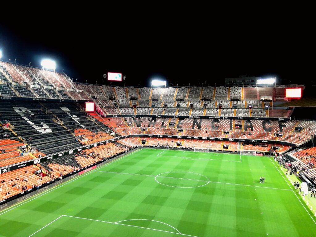 Valencia vs Barcelona Prediction: La Liga 2026/27 Matchday 4